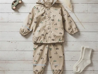 CeLaVi regnsæt white pepper med biler og refleksdetaljer