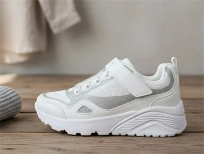 Skechers white/silver sneaker