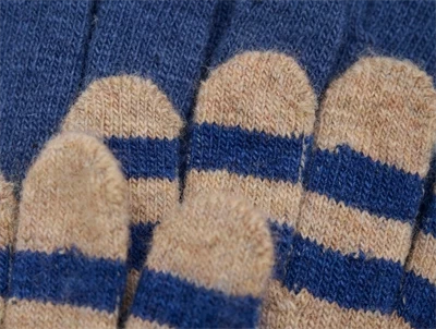 CeLaVi fingerhandsker oceania med striber nærbillede