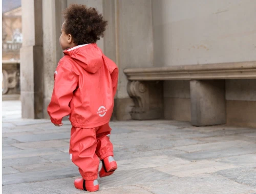 Mikk-line regnsæt cranberry bæres af barn