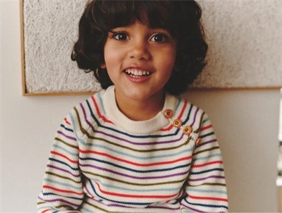 FUB sweater i anniversary stripe med merinould og knapper