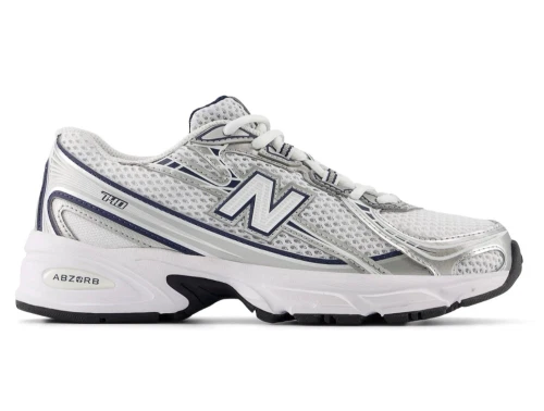 New Balance 740 børnesneaker i navy med snørebånd