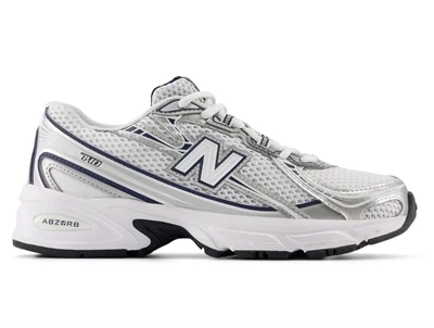 New Balance 740 børnesneaker i navy med snørebånd