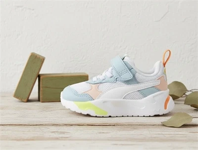 Puma dew/white/cucumber/pink sneakers Trinity