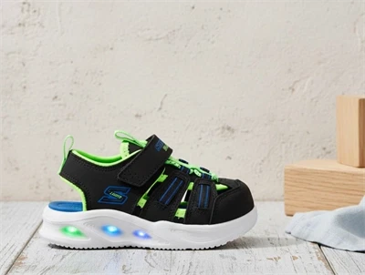 Skechers Sola Glow sandal sort lime med blinklys og lukket tåSkechers Sola Glow sandal sort lime med blinklys og lukket tå