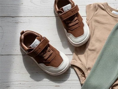 Bisgaard Baloo barfodssneaker i cacao med elastik og velcro
