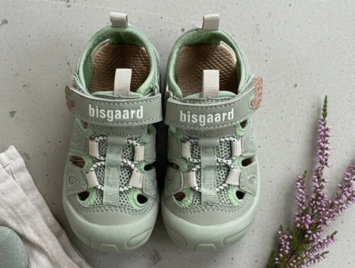 Bisgaard Parker sandal i grøn nuance med velcrolukning