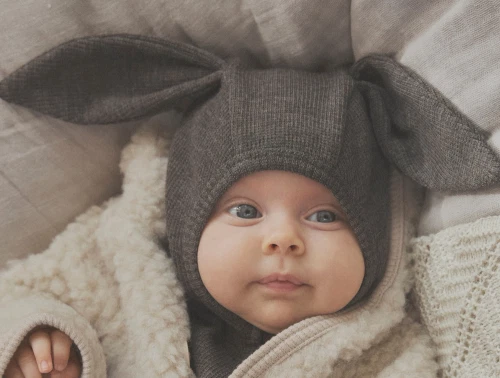 Huttelihut balaclava brown melange med lange ører brugt af baby