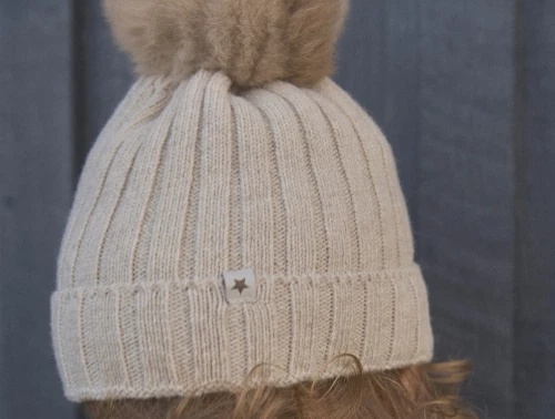 Huttelihut hue sand melange med pelskvast