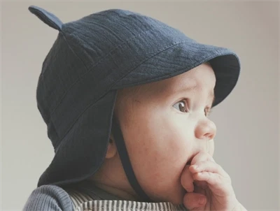 Huttelihut sommerhat bering sea på baby