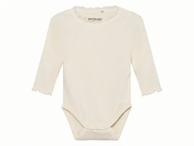 Huttelihut body antique white med blondekant forfra