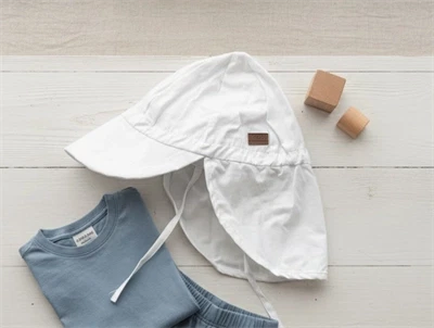 Melton solhat hvid med UV30 og nakkeskygge