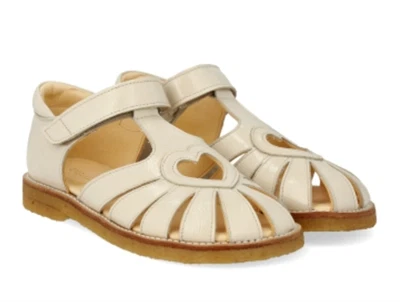 Angulus hjertesandal i lys beige laklæder med velcro og lukket tå