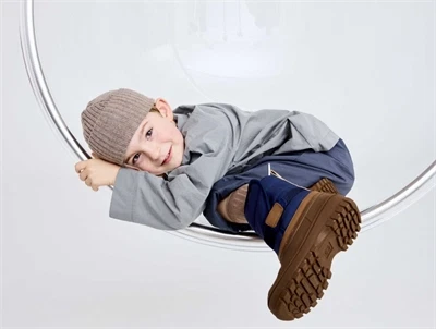 Bisgaard Pacson snestøvle navy med uldfoer set på barn