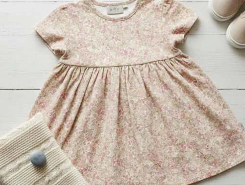 Wheat kjole Nova bees and flowers