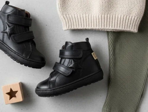 Bisgaard vinterbegyndersko Eli sort med velcro og TEX