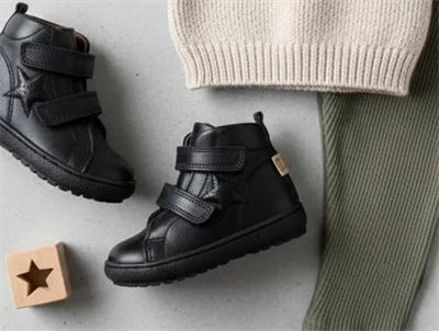 Bisgaard vinterbegyndersko Eli sort med velcro og TEX