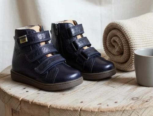 Bisgaard vintersneaker midnight metallic med velcro og TEX