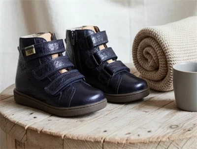Bisgaard vintersneaker midnight metallic med velcro og TEX