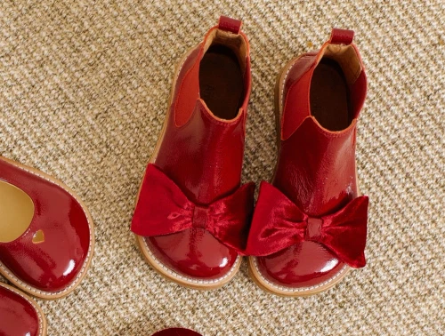 Angulus Chelsea støvle i rød lak med veloursløjfe