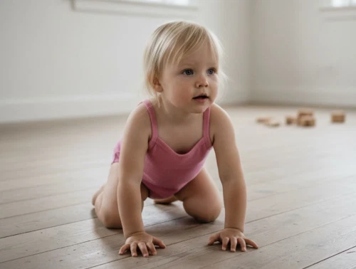 Joha uldsommerbody i pink med skulderstropper