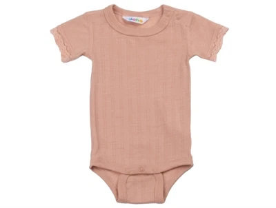 Joha body rosa i merinould og silke med korte ærmer og blonde