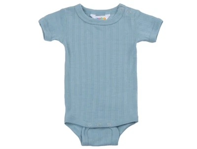 Joha body lyseblå i merinould og silke med korte ærmer