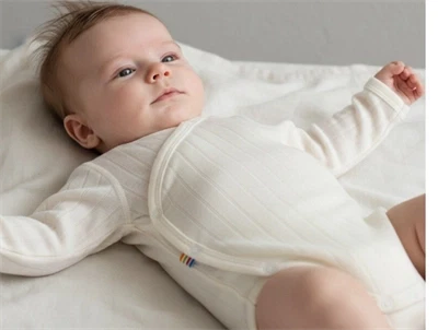 Joha wrap body merinould/silke natur med trykknapper