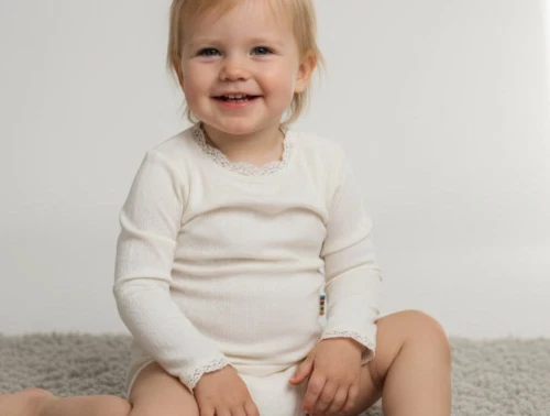 Joha body merinould/silke natur med blonde og trykknapper