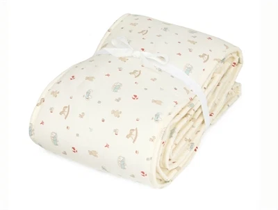 Cam Cam Copenhagen sengerand i råhvid nuance med vintage toys print