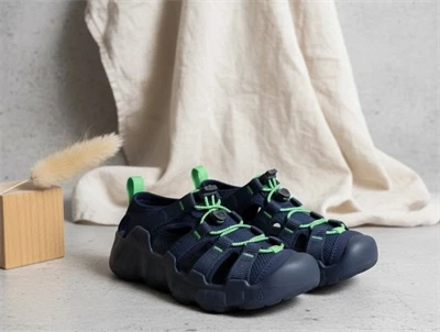 Keen Hyperport H2 sandal naval academy-vibrant green med lukket tå og elastiksnøre