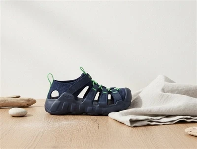 Keen Hyperport H2 sandal naval academy-vibrant green med lukket tå og elastiksnøre