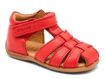 Bisgaard Carly sandal red apple med lukket tå