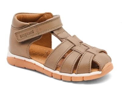 Bisgaard Billie sandal stone med lukket tå og velcro