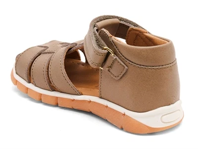 Bisgaard Billie sandal stone med lukket tå og velcro