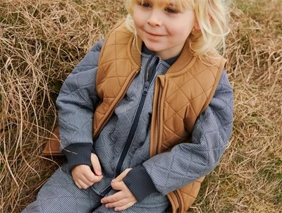 Wheat Loui thermo jakke ink stripe båret af barn udendørs
