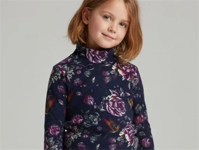 Creamie turtleneck total eclipse flowers