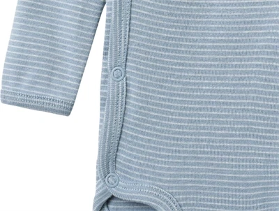 Wheat Pil wrap body i blå striber detalje ved trykknapper