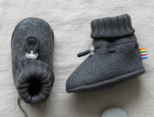 Joha futter mørkegrå med elastiklukning i uld