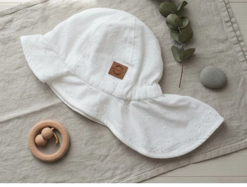 Mikk-line solhat hvid broderie anglaise