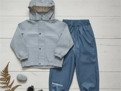 Bundgaard Cayce regnsæt navy stribet med aftagelig hætte