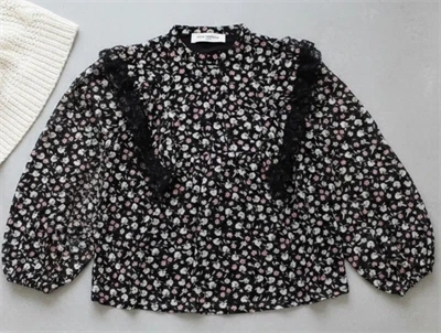 Petit by Sofie Schnoor bluse sort blomster