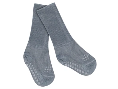 GoBabyGo skridsikre bambusstrømper i stone blue