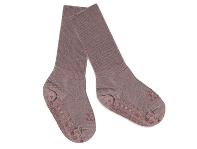 GoBabyGo skridsikre merinouldstrømper i dark purple dove