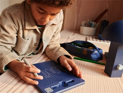 Liewood magnetisk tegneplade i indigo blue med magnetisk pen