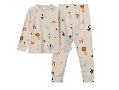 Liewood Wilhelm pyjamas i sandy med cirkusprint