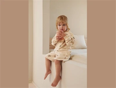 Liewood Thora sweatshirt i seashell med ferskenprint