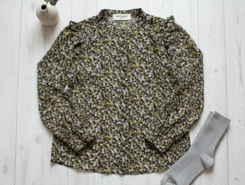 Sofie Schnoor Girls skjorte Malikka sort blomster