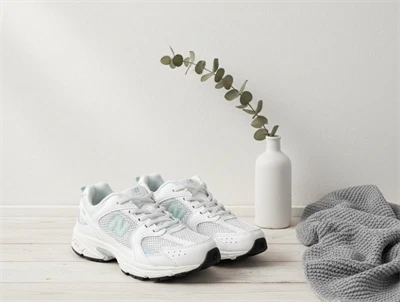 New Balance 530 sneaker hvid med elastiksnøre og mesh lifestyle