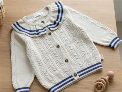 Petit Piao nature white/denim blue knit cabel collar cardigan